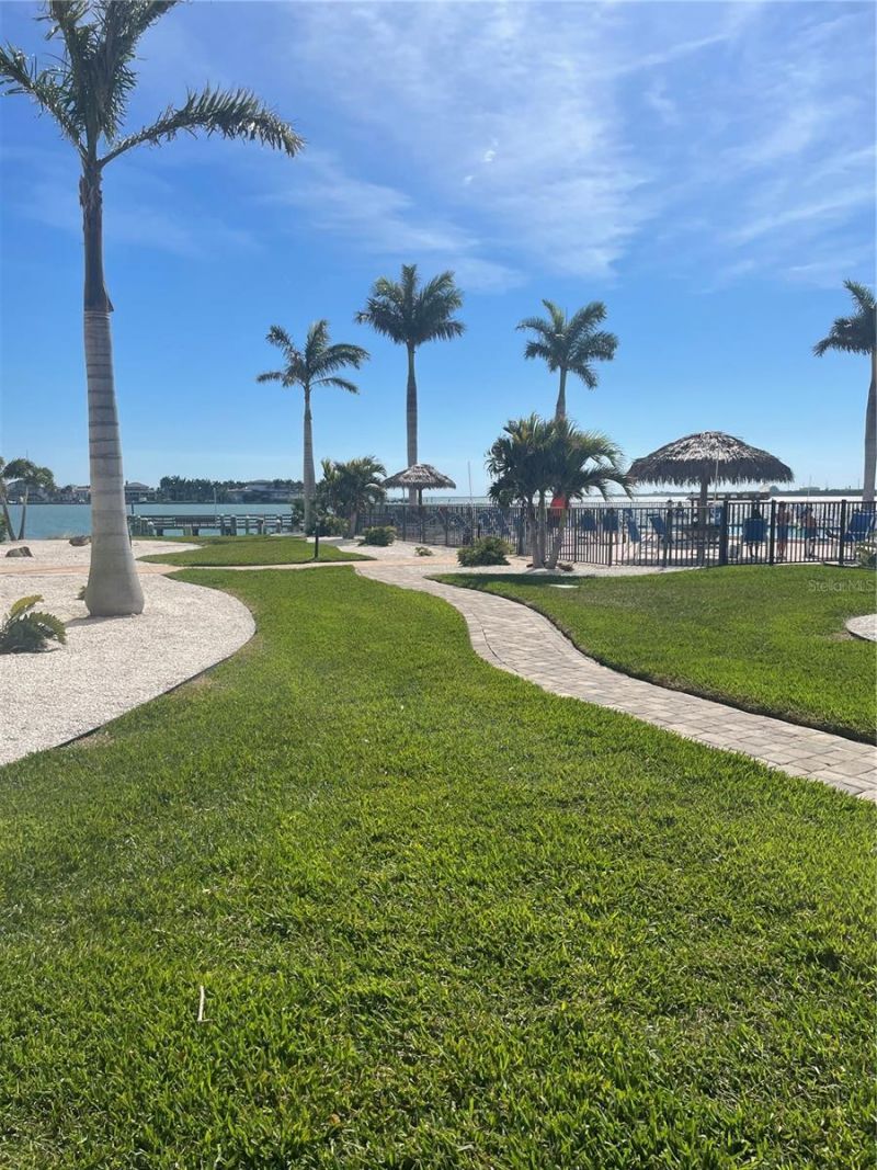 5200 Brittany Drive S, Unit 1804, Saint Petersburg, FL 33715 Photo