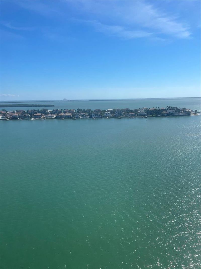 5200 Brittany Drive S, Unit 1804, Saint Petersburg, FL 33715 Photo