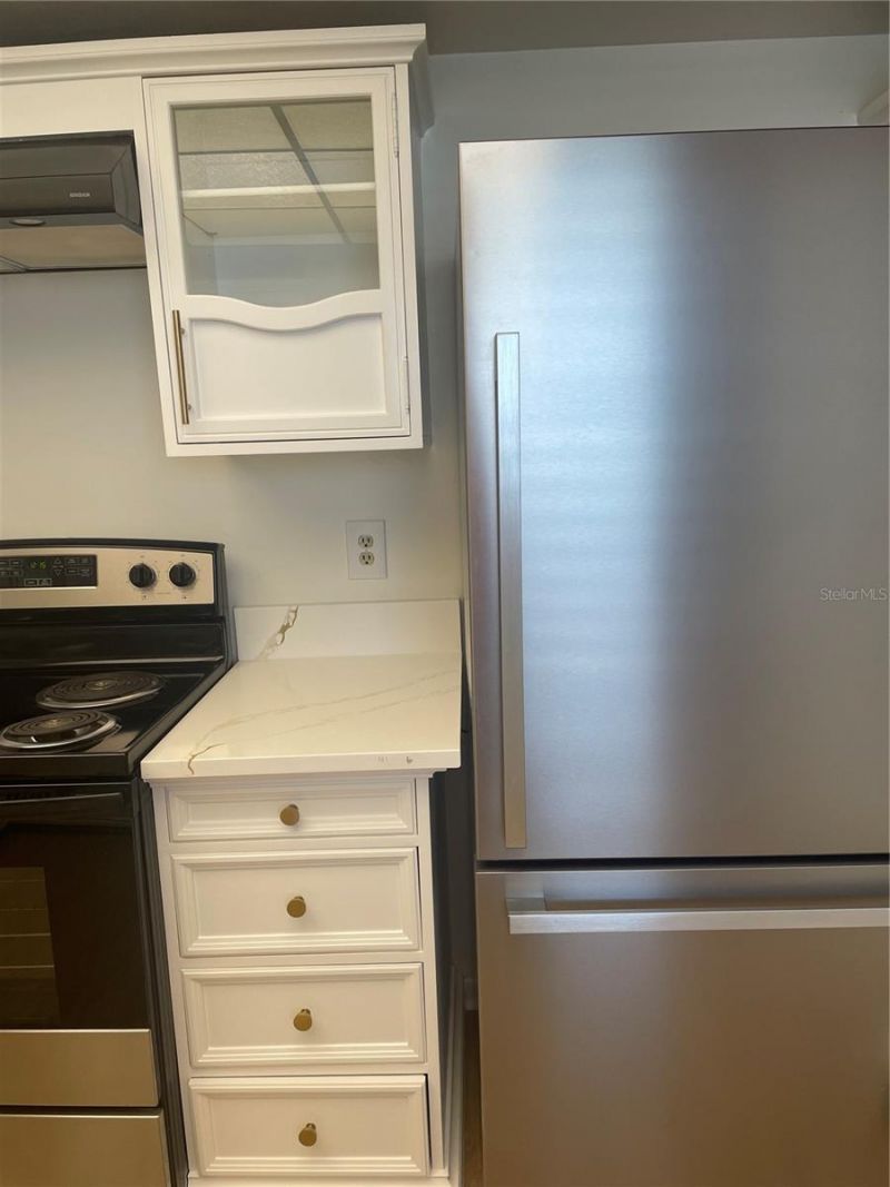 5200 Brittany Drive S, Unit 1804, Saint Petersburg, FL 33715 Photo