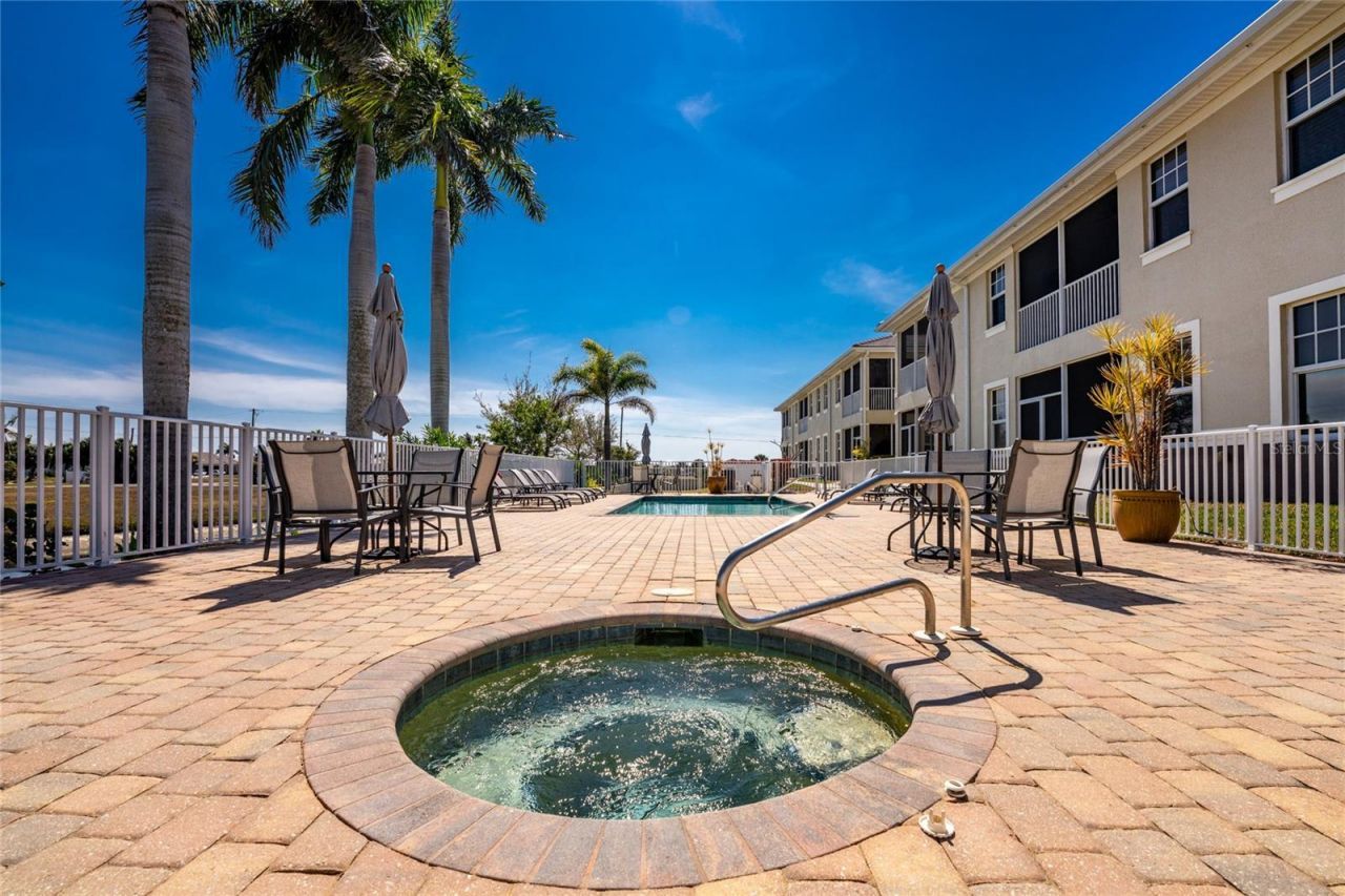 17094 Acapulco Road, Unit 321, Punta Gorda, FL 33955 Photo