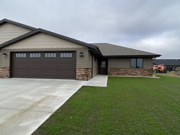 804 W Plum Ave, Mitchell, SD 57301