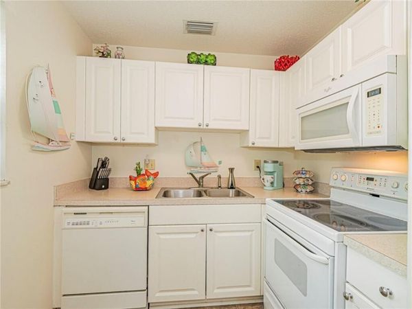 12 Vista Palm Lane, Unit 103, Vero Beach, FL 32962