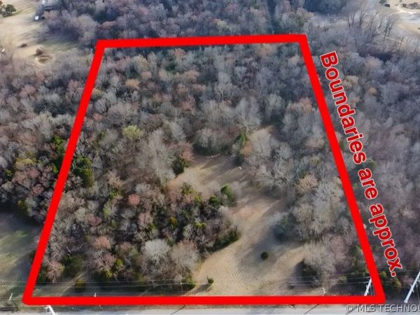 Palm Avenue , Muskogee, OK 74401