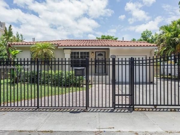 3350 SW 29th St , Miami, FL 33133