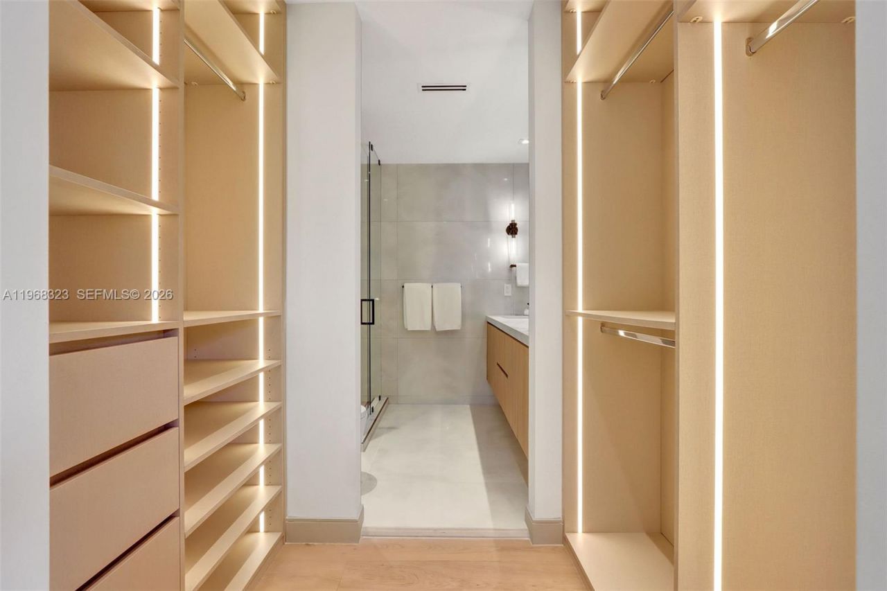 9048 Dickens Ave, Surfside, FL 33154 Photo