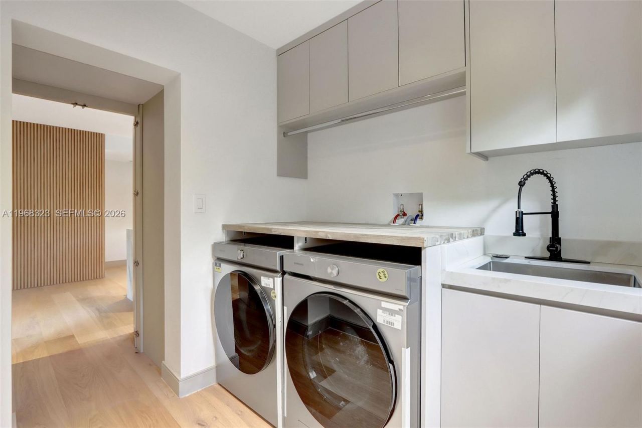 9048 Dickens Ave, Surfside, FL 33154 Photo