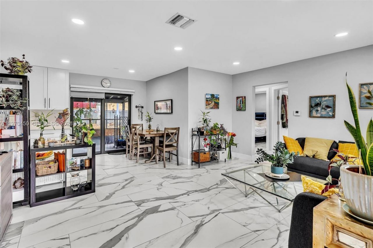 6781 Franklin St, Hollywood, FL 33024 Photo