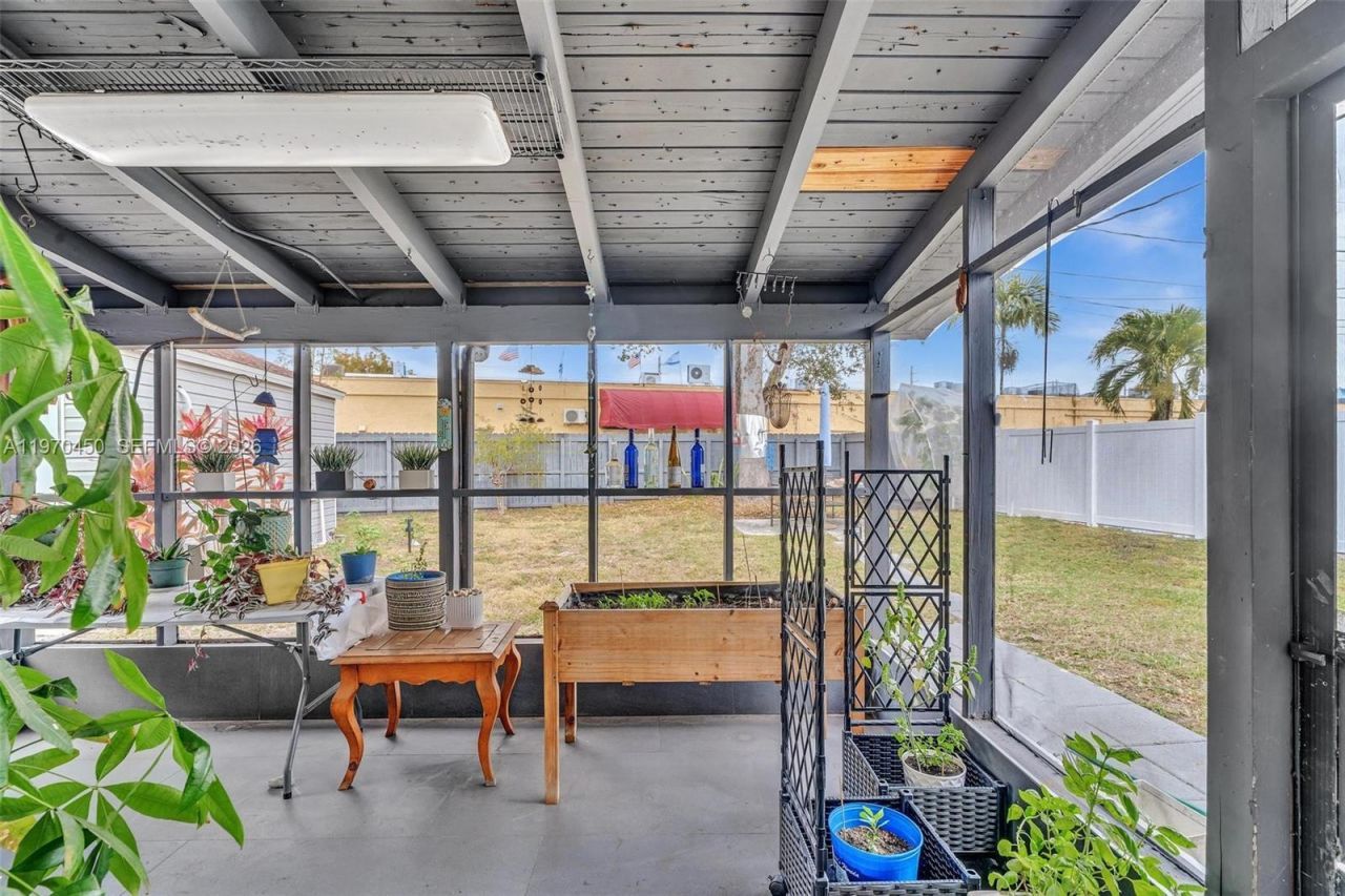 6781 Franklin St, Hollywood, FL 33024 Photo