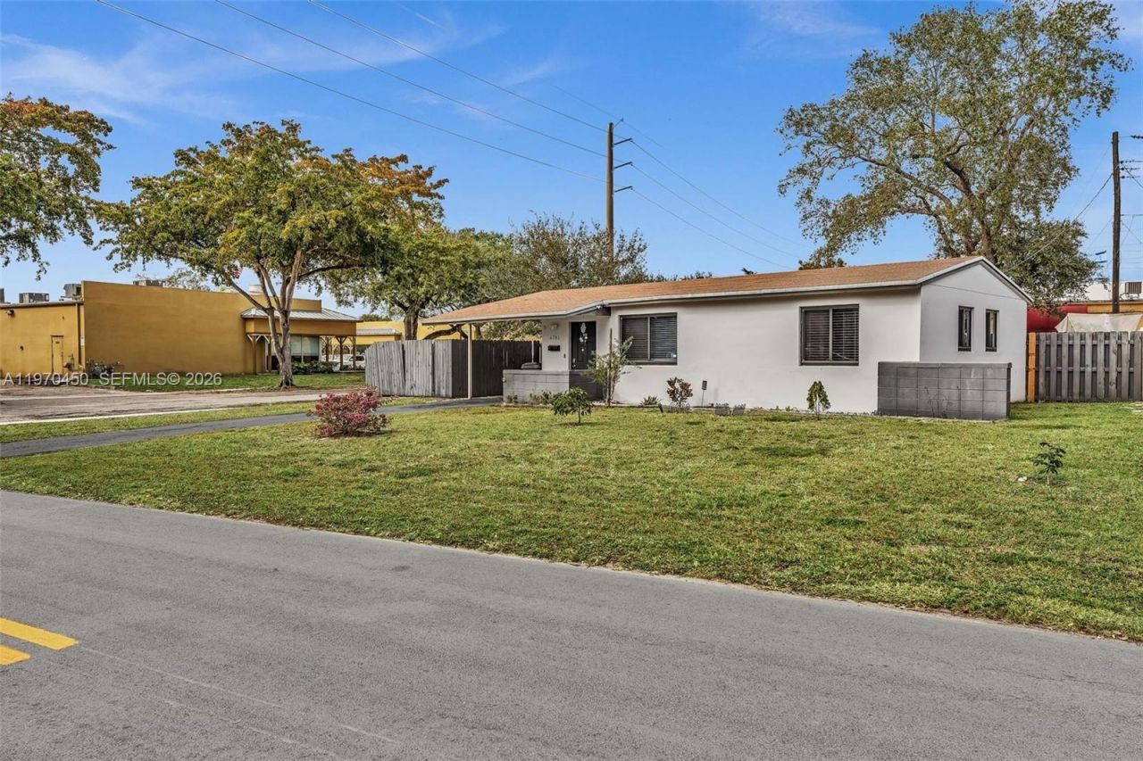6781 Franklin St, Hollywood, FL 33024 Photo