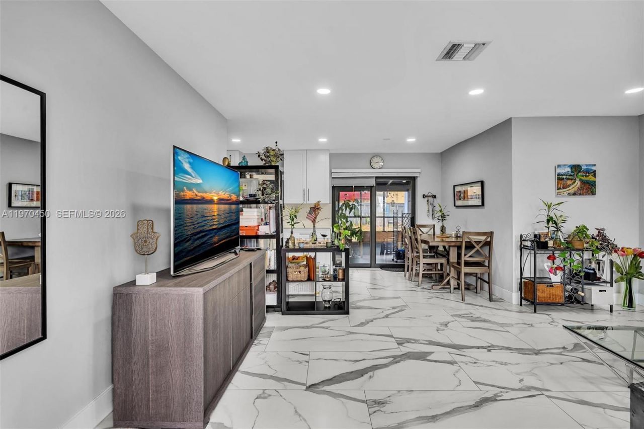 6781 Franklin St, Hollywood, FL 33024 Photo