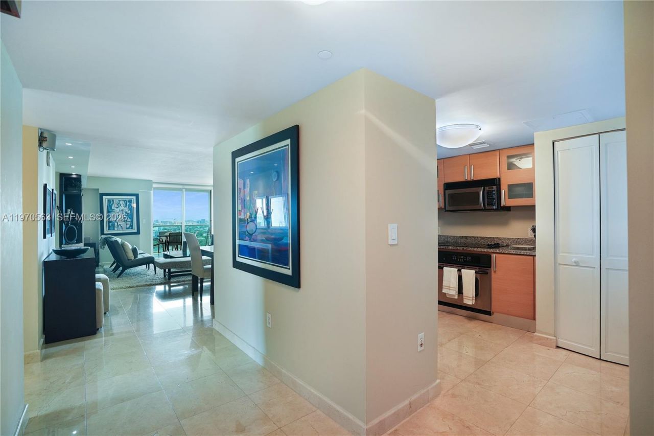 2101 Brickell Ave , Unit 1812, Miami, FL 33129 Photo