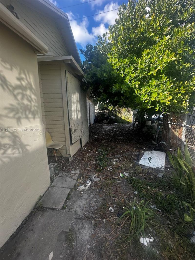 1919 SW 2nd St, Unit c, Miami, FL 33135 Photo