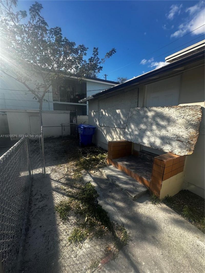 1919 SW 2nd St, Unit c, Miami, FL 33135 Photo