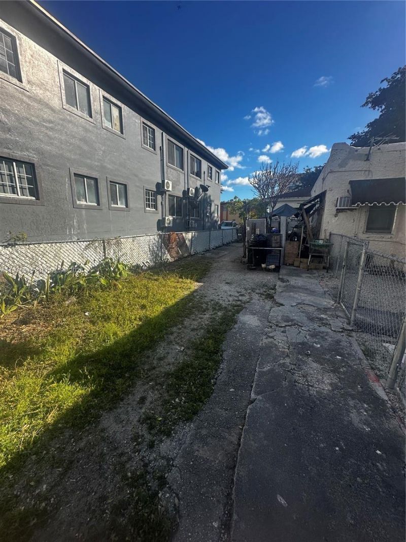 1919 SW 2nd St, Unit c, Miami, FL 33135 Photo