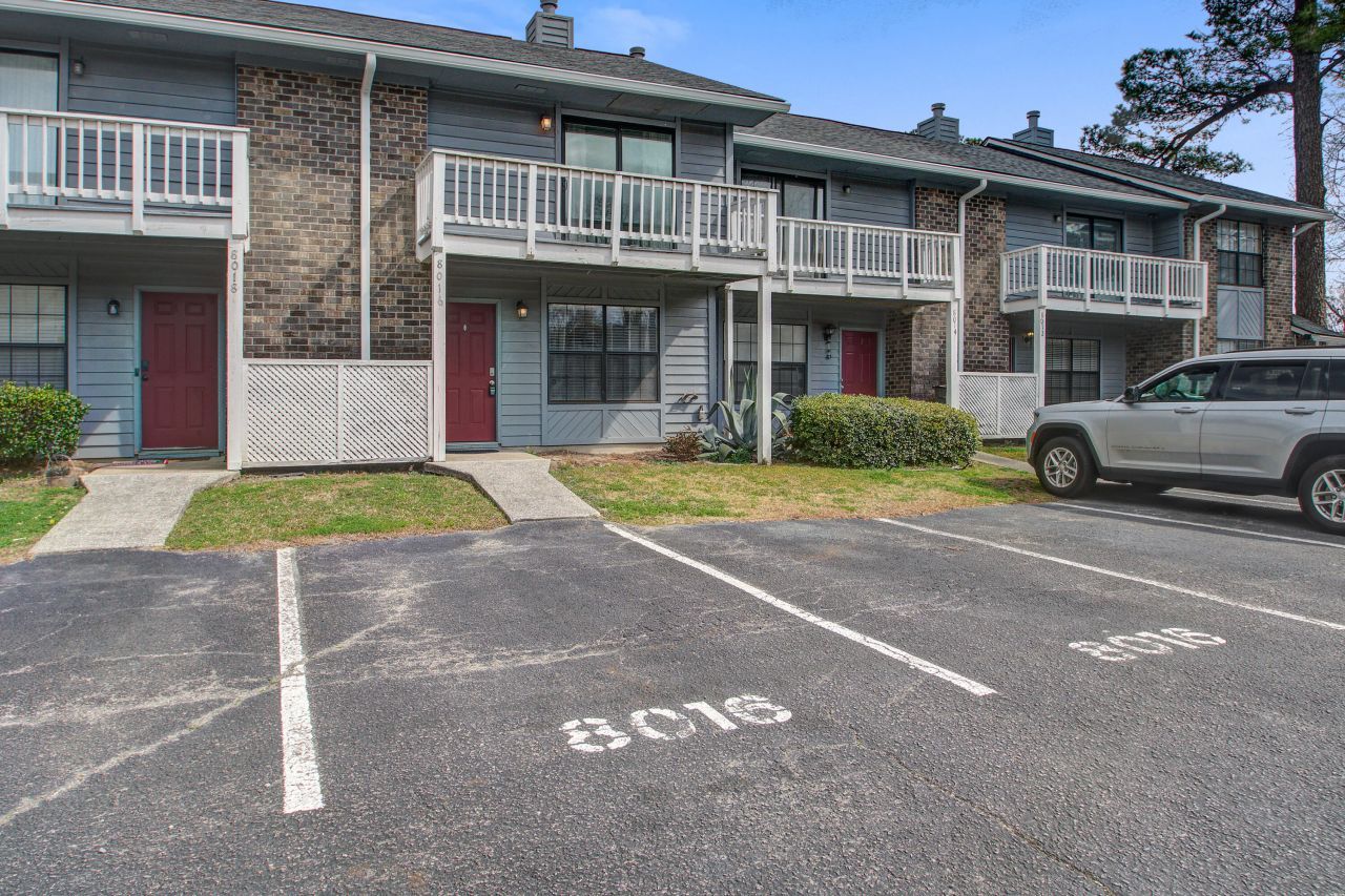 8016 Thelen Street Photo 1