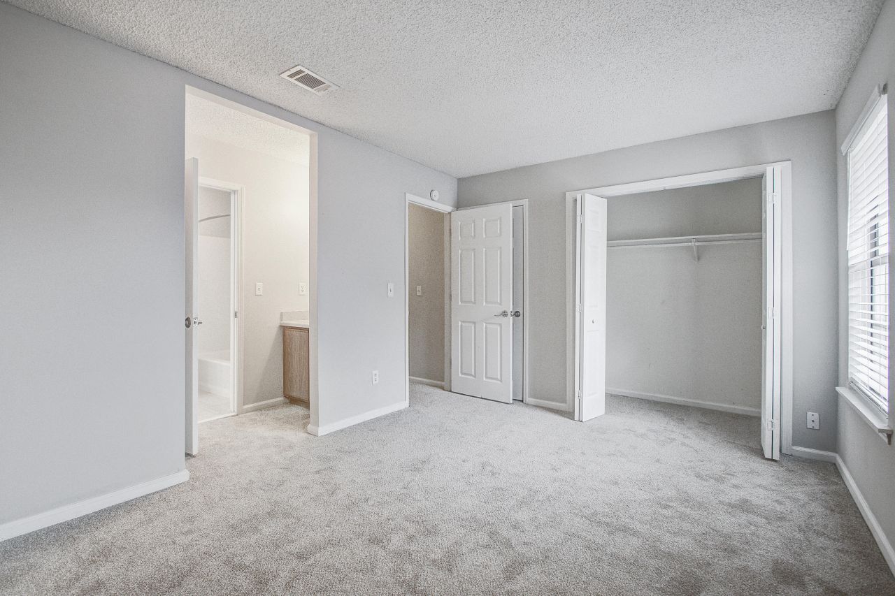 8016 Thelen Street Photo 18