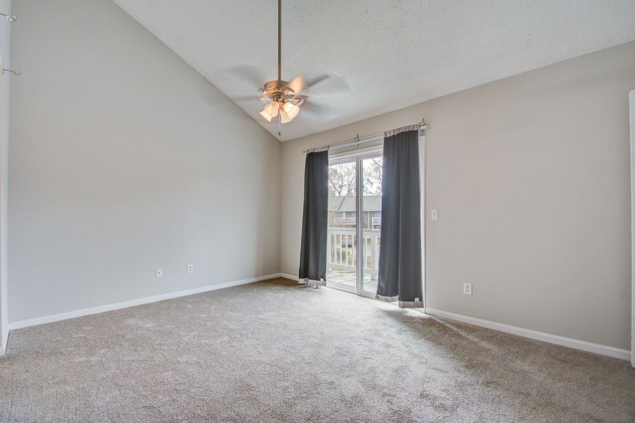 8016 Thelen Street Photo 20