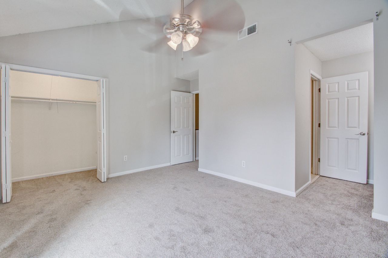 8016 Thelen Street Photo 21