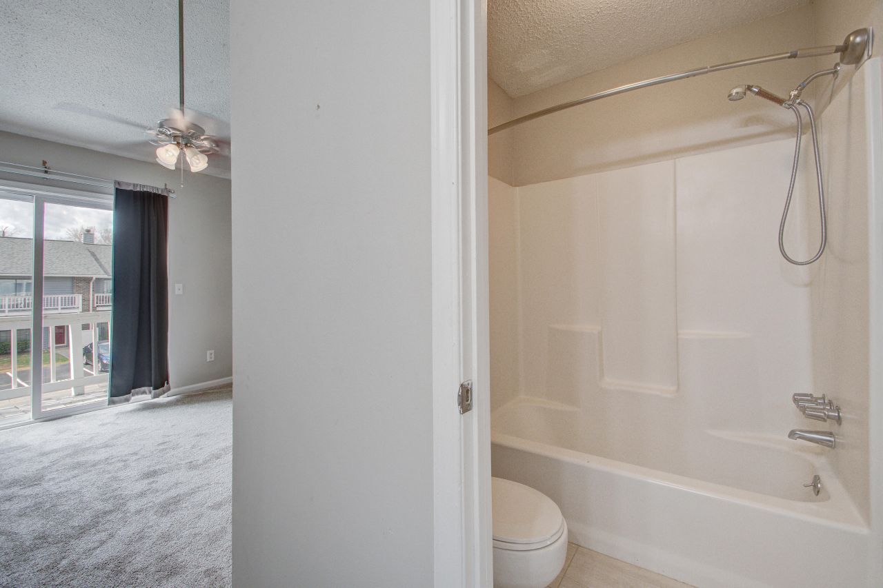 8016 Thelen Street Photo 23