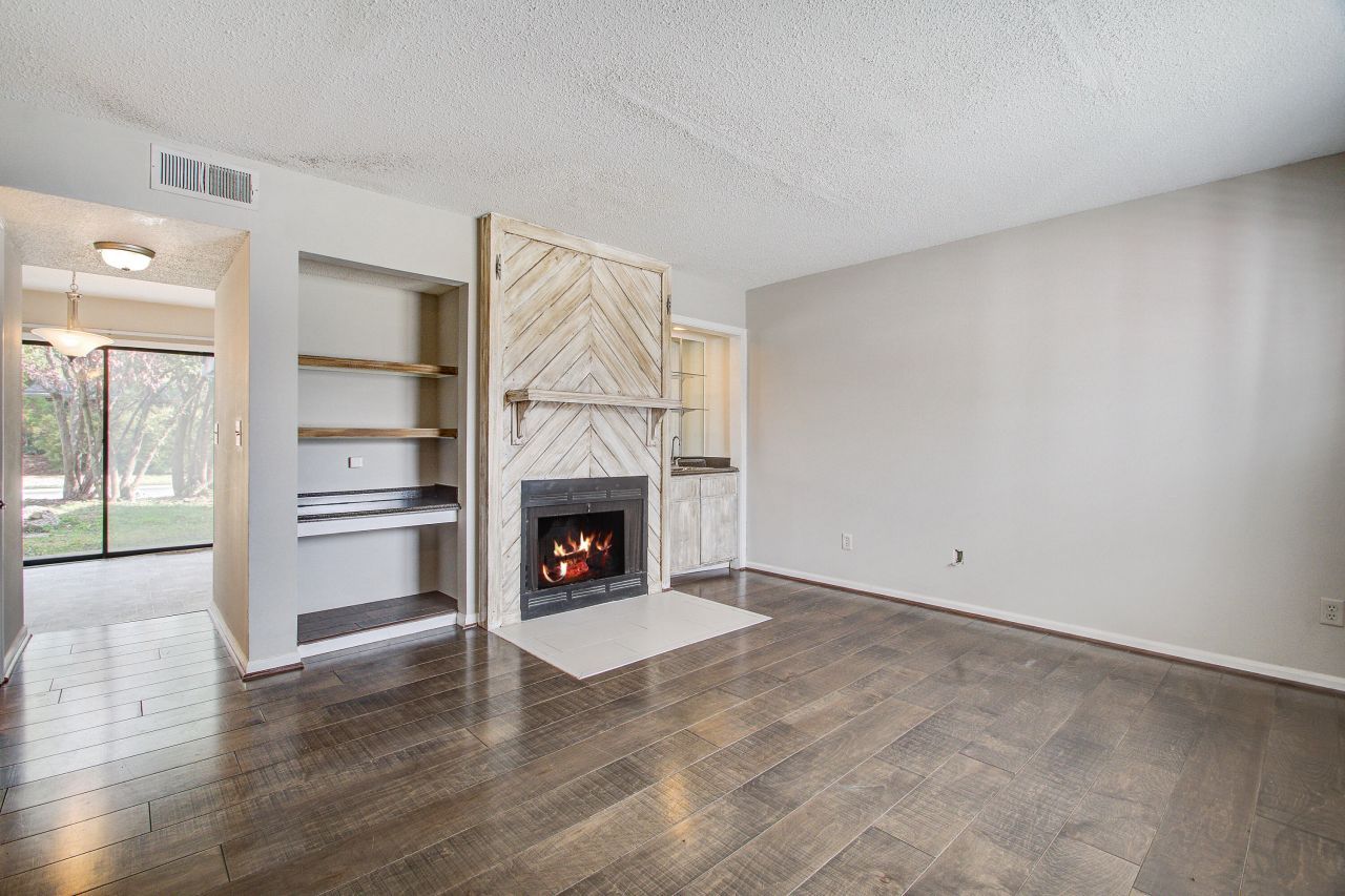 8016 Thelen Street Photo 8