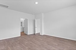 8 Castle Hill Drive photo 4