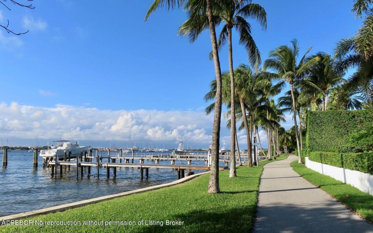 241 List Road, Palm Beach, FL 33480 Photo