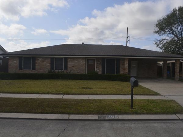 205 South Moss Drive, Houma, LA 70360
