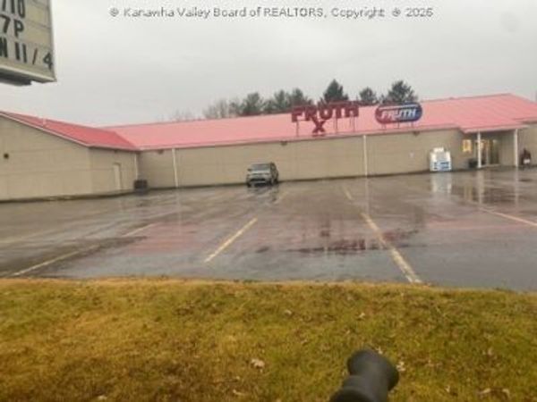 15060 Elizabeth Pike, Mineral Wells, WV 26150