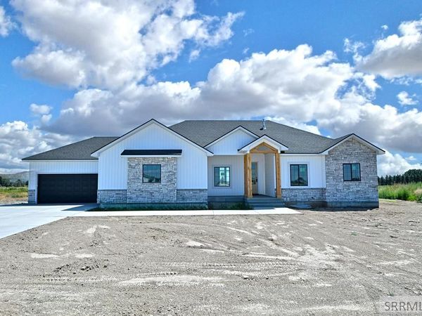 831 E 1560 N, SHELLEY, ID 83274