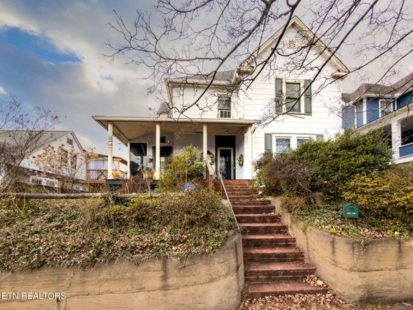 202 N B St, Lenoir City, TN 37771