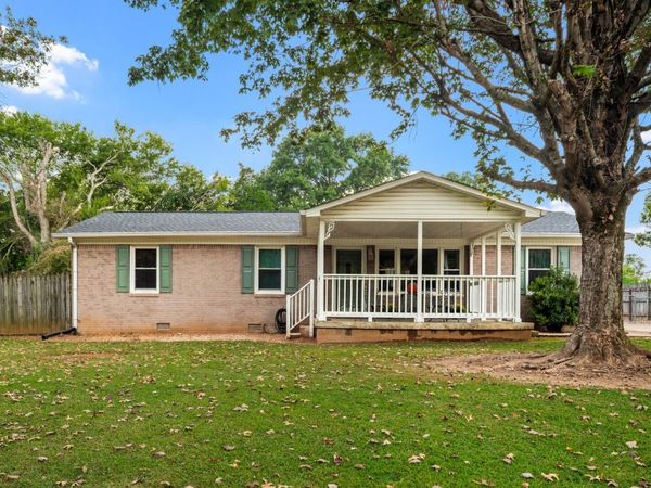 140 Lakeside Dr, Columbia, TN 38401