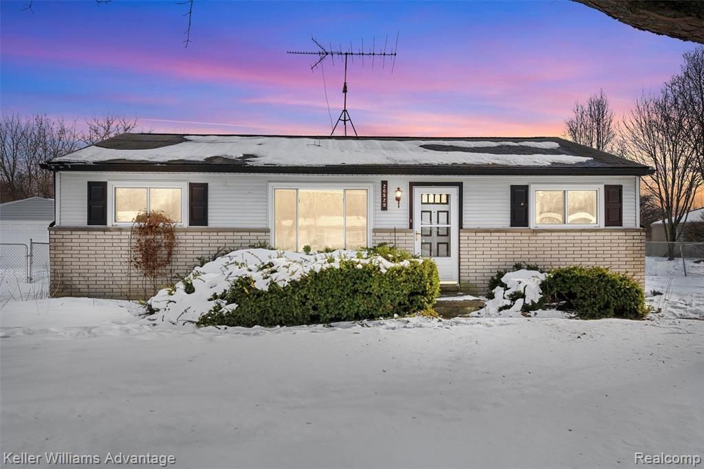 26529 Willow Cove, Woodhaven, MI 48183 Main Photo