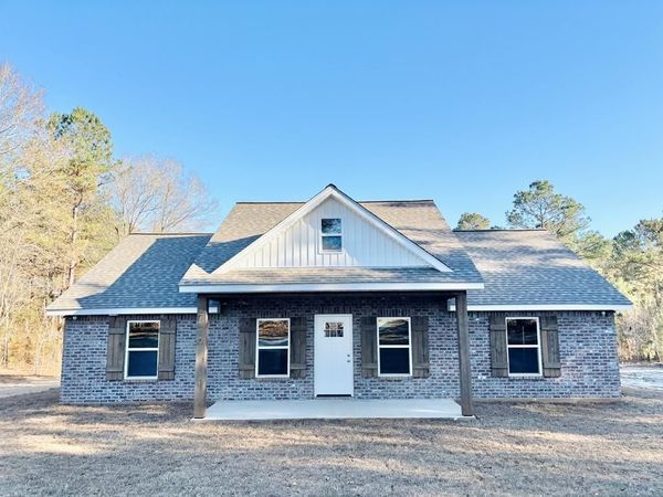 394 Monroe Breeland Rd, Poplarville, MS 39470