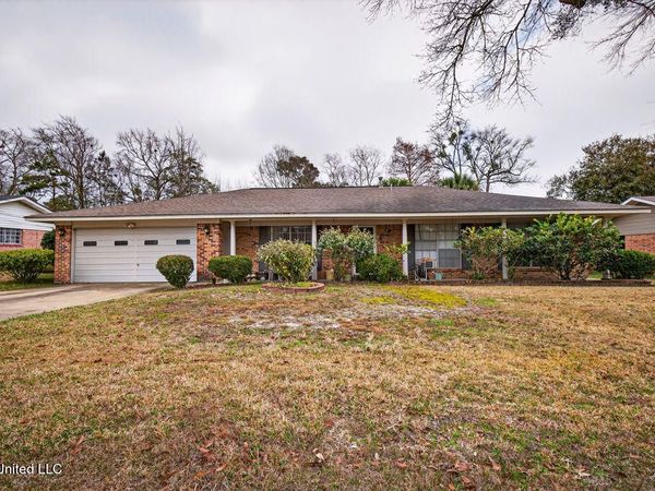 734 Canterbury Drive, Biloxi, MS 39532