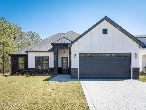 4298 Cobblestone Lane, Gautier, MS 39553