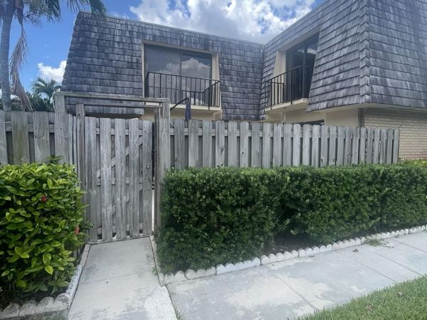 47 Lake Arbor Drive, Palm Springs, FL 33461