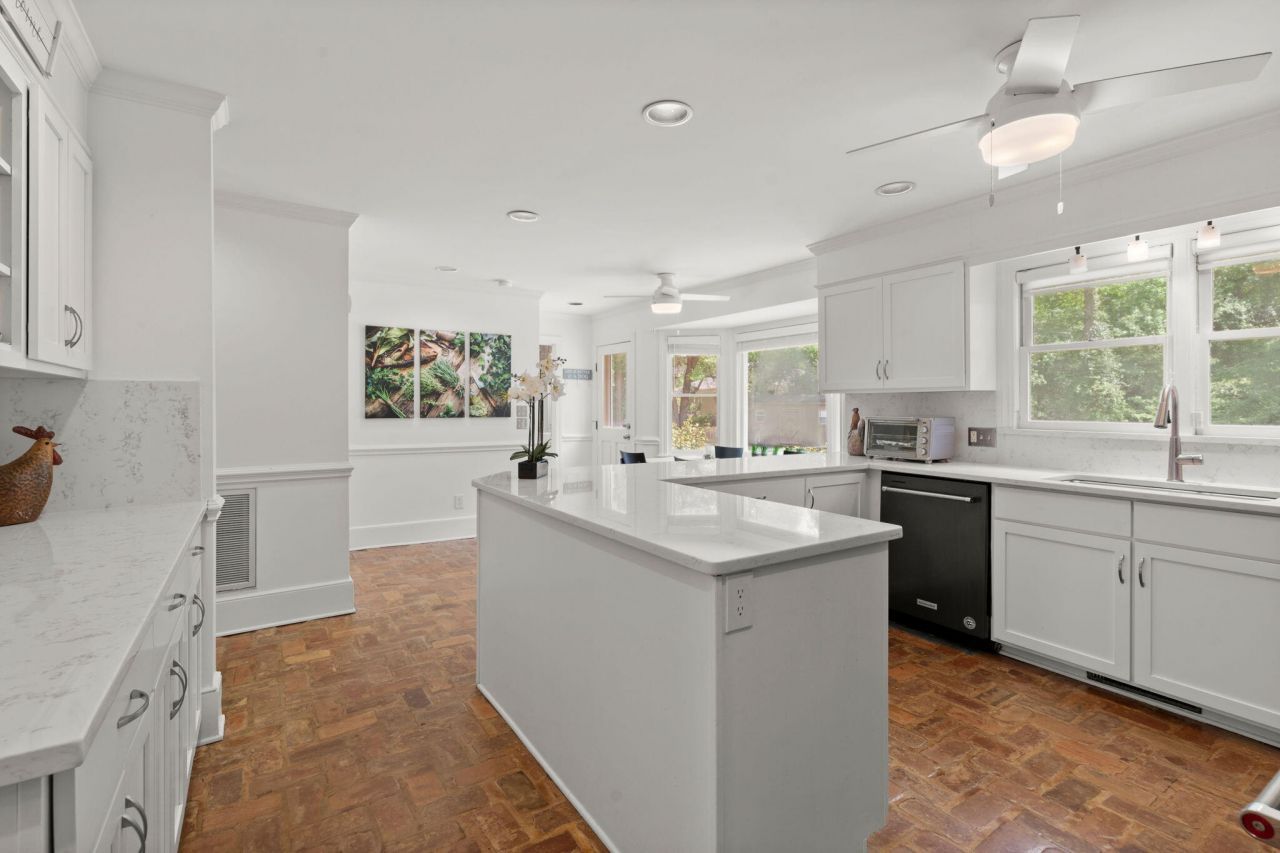 3385 Timberline Drive Photo 4