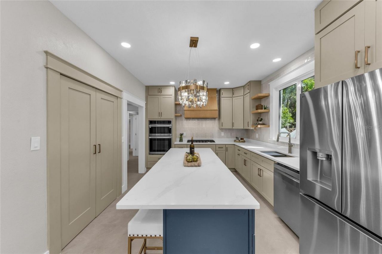 1611 Hyde Park Street, Sarasota, FL 34239 Photo