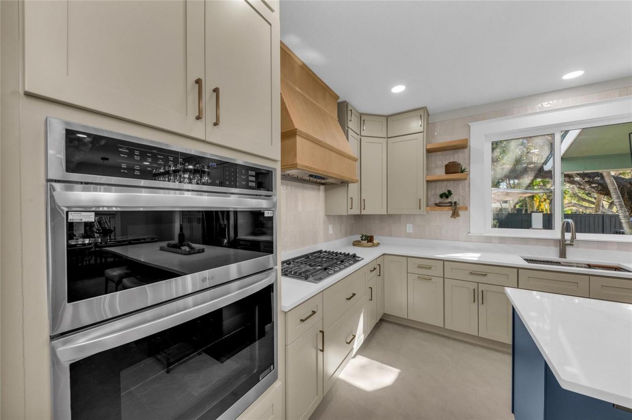 1611 Hyde Park Street, Sarasota, FL 34239 Photo