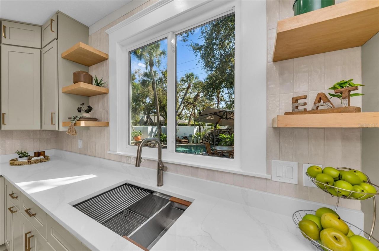 1611 Hyde Park Street, Sarasota, FL 34239 Photo