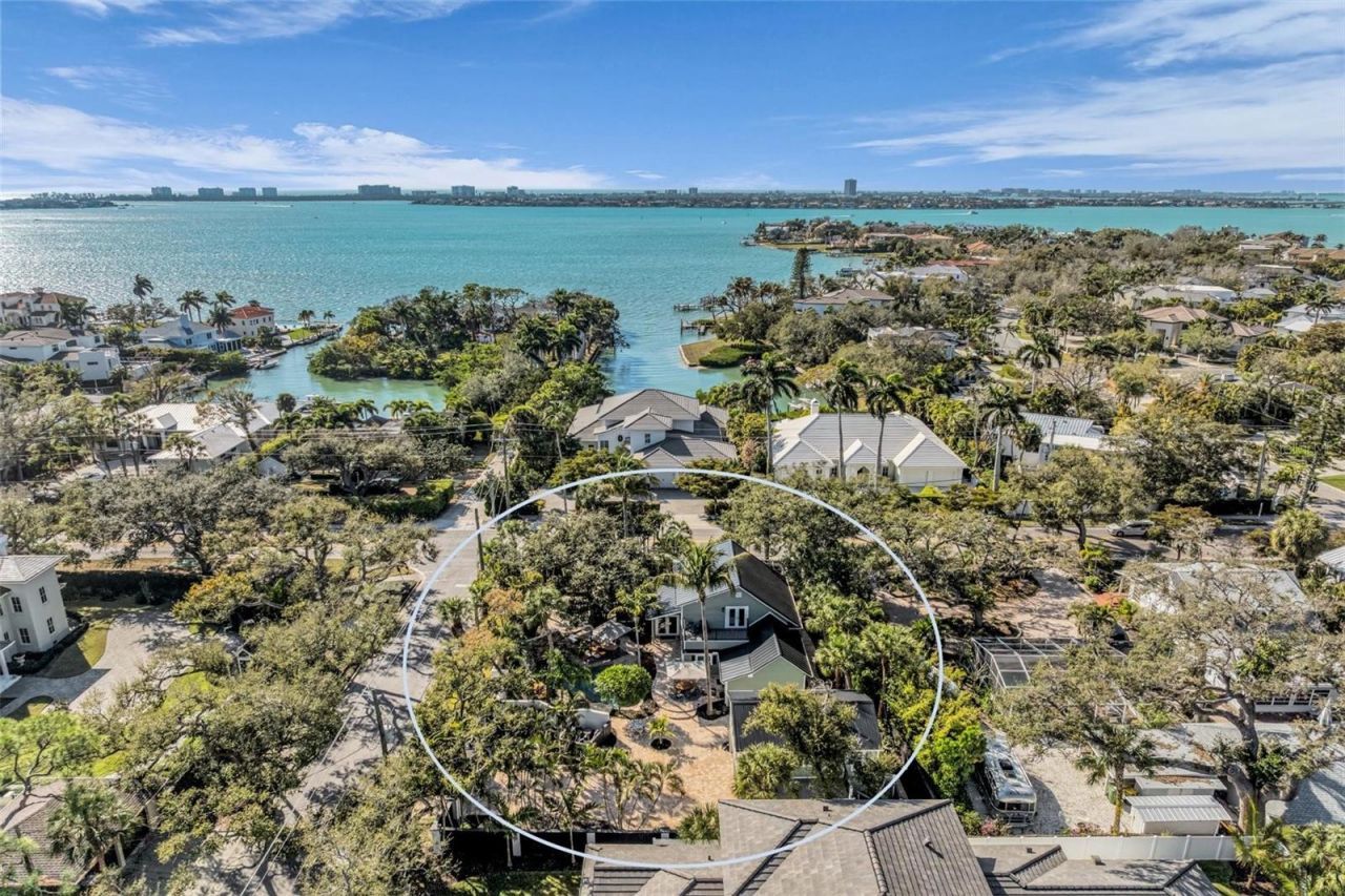 1611 Hyde Park Street, Sarasota, FL 34239 Photo