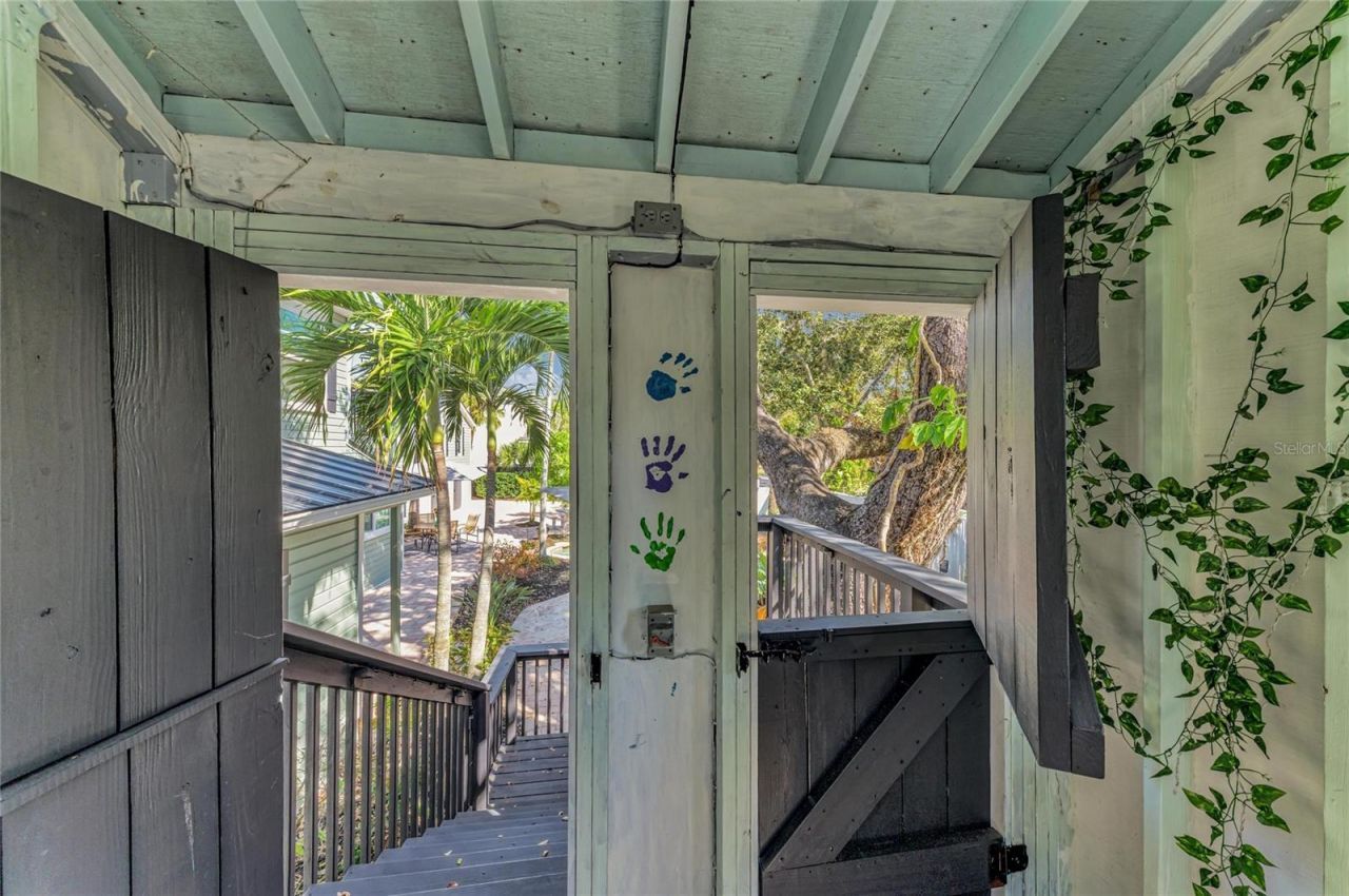 1611 Hyde Park Street, Sarasota, FL 34239 Photo