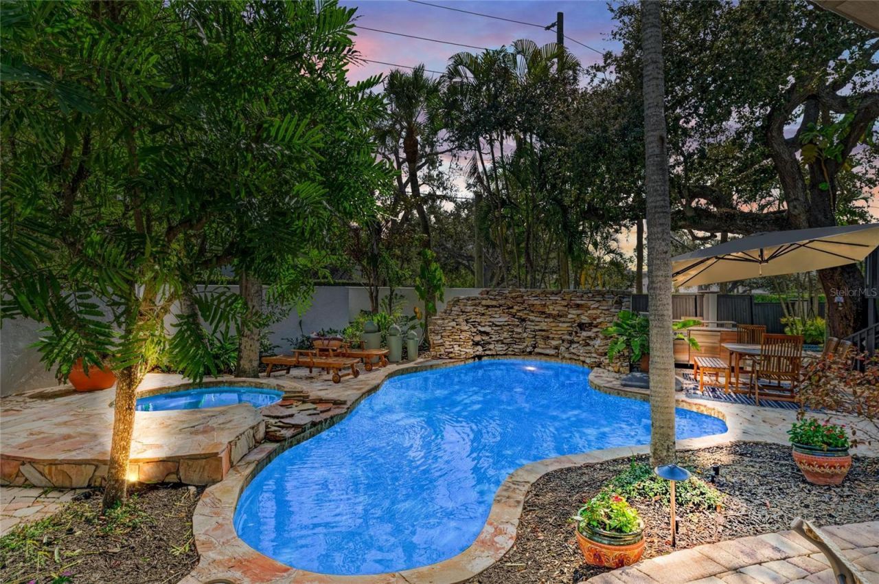 1611 Hyde Park Street, Sarasota, FL 34239 Photo