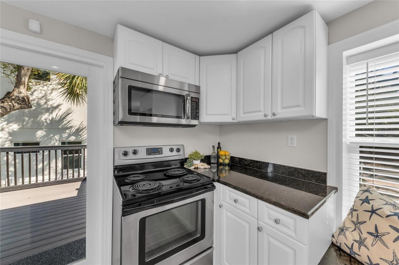 1611 Hyde Park Street, Sarasota, FL 34239 Photo