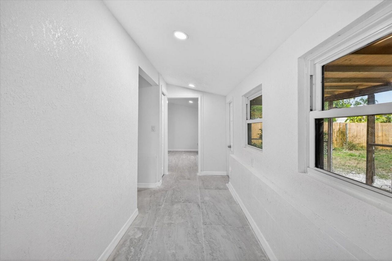 5801 Magnolia Street N, Saint Petersburg, FL 33703 Photo