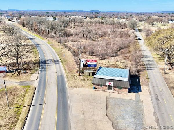 1609 E Main Street , Stigler, OK 74432