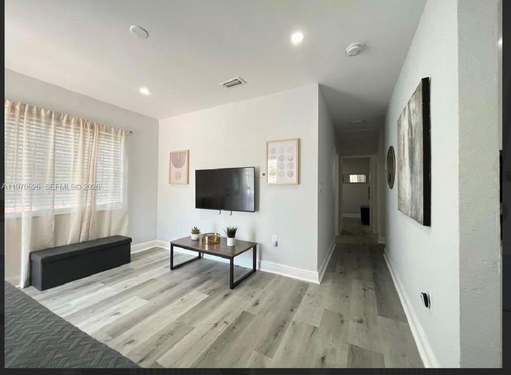 3050 NW 52nd St, Miami, FL 33142 Photo