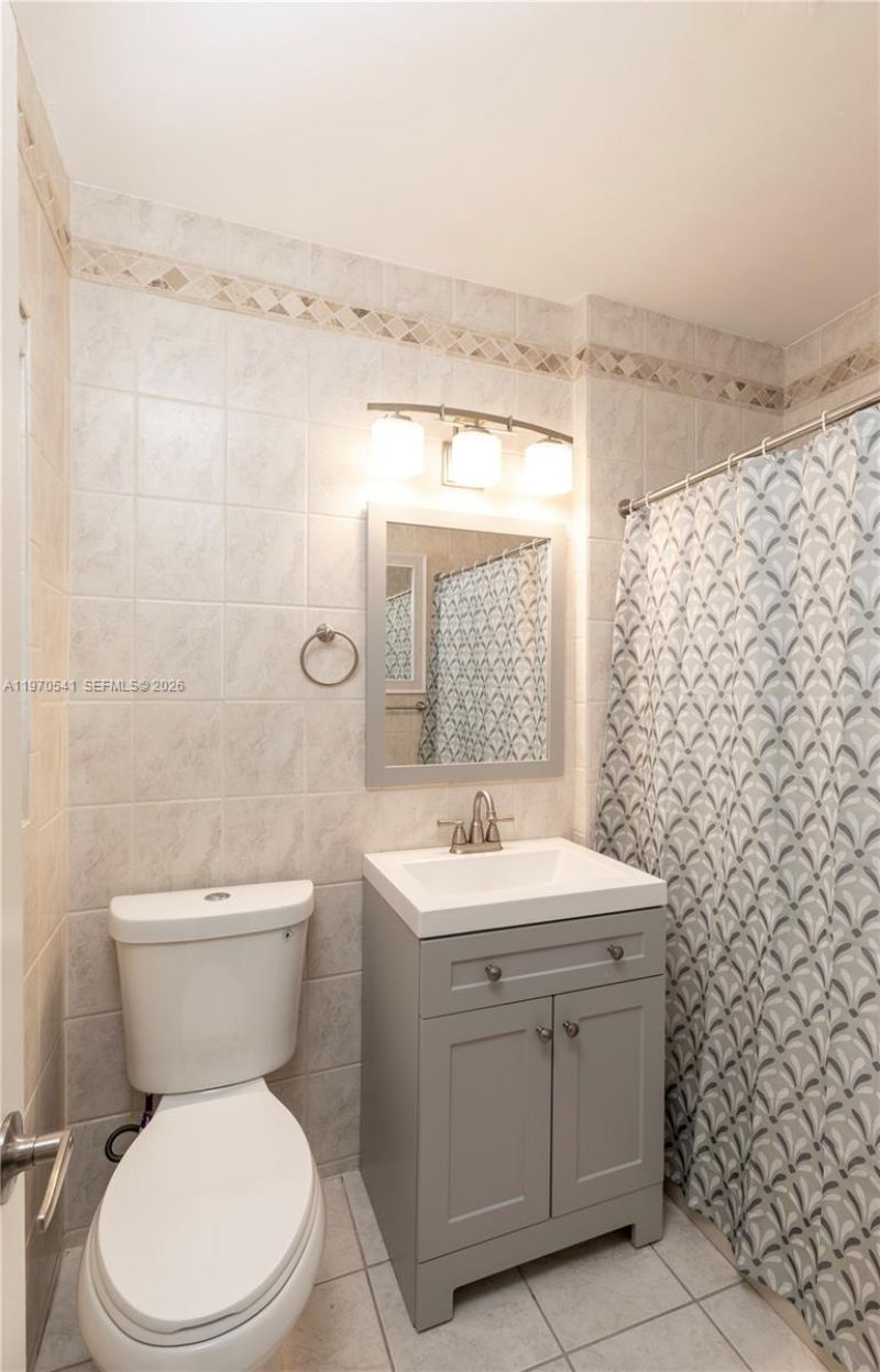 1350 Mendavia Ave , Coral Gables, FL 33146 Photo