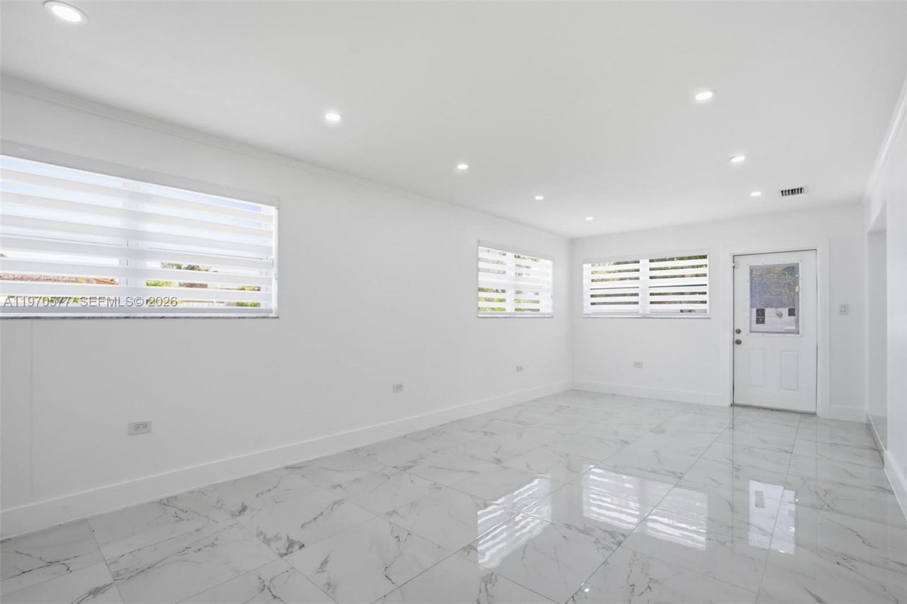 5521 SW 104th Ave, Miami, FL 33165 Photo