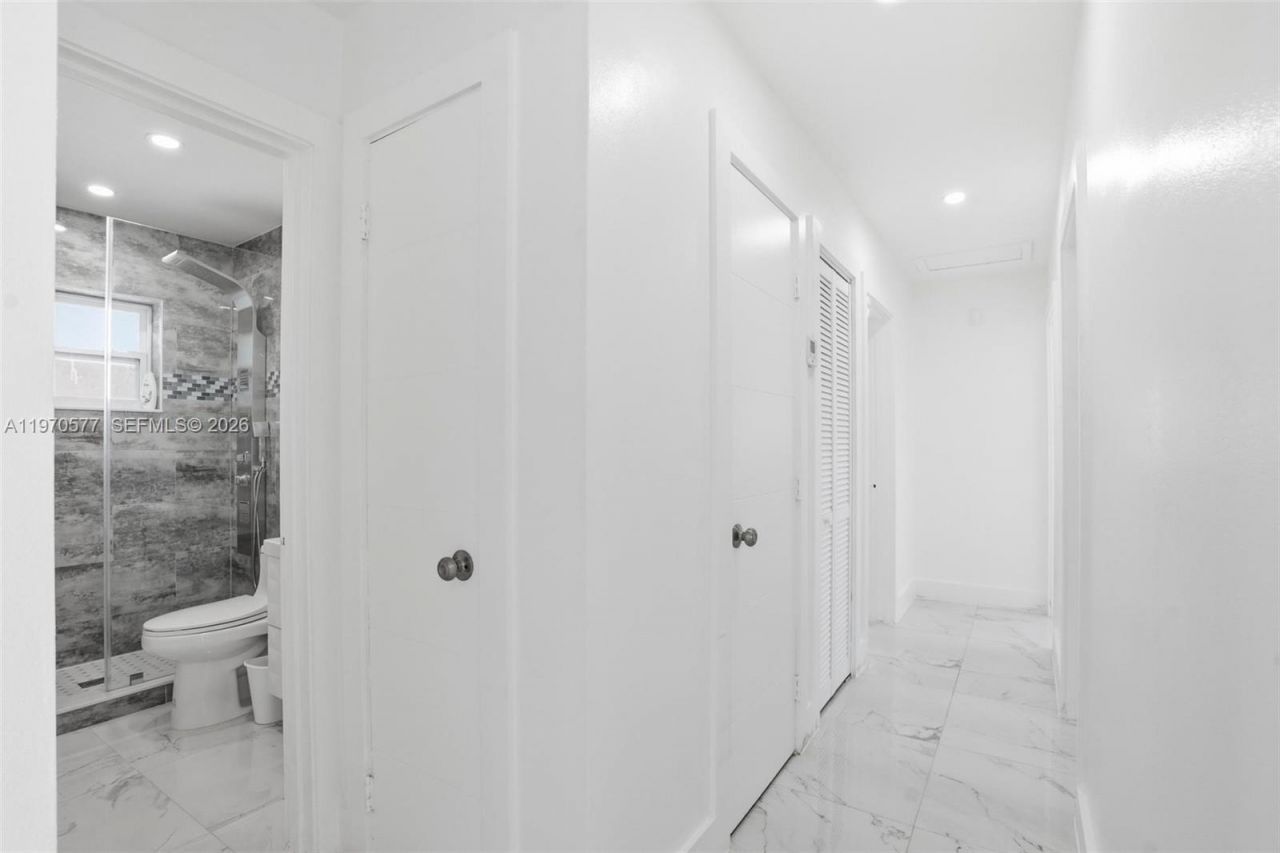 5521 SW 104th Ave, Miami, FL 33165 Photo